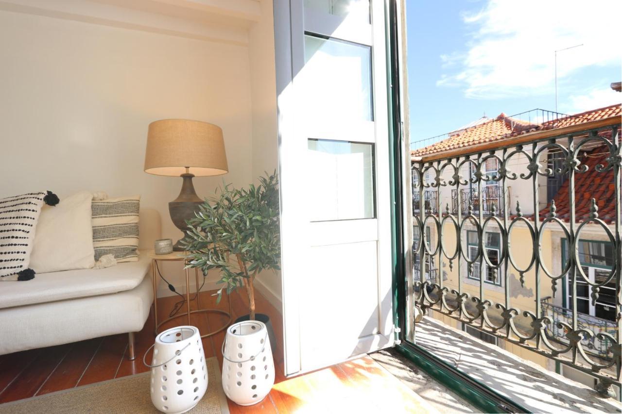 Chic Urban Retreat At Downtown With Balcony & Views Apartment Lisboa Ngoại thất bức ảnh