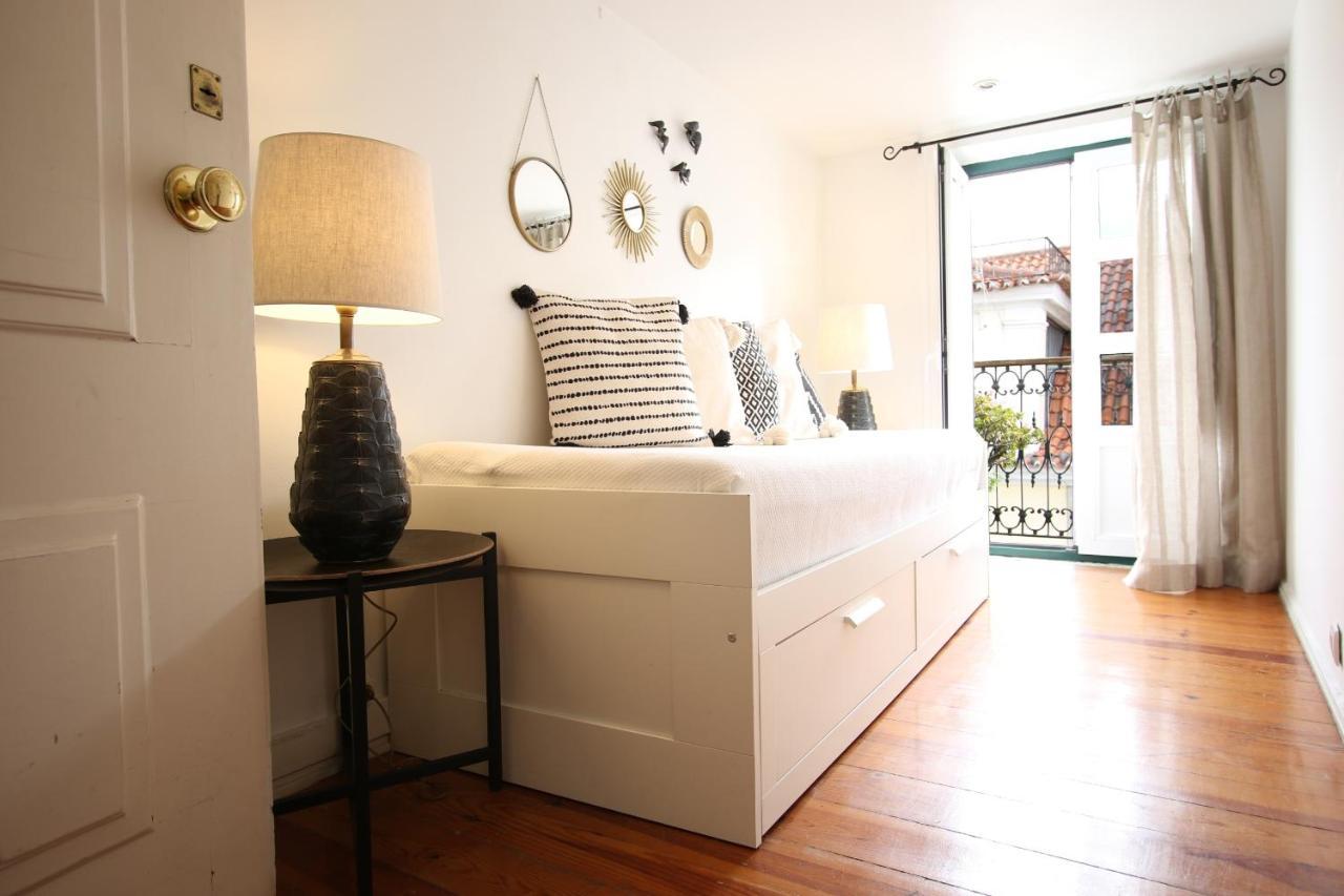 Chic Urban Retreat At Downtown With Balcony & Views Apartment Lisboa Ngoại thất bức ảnh