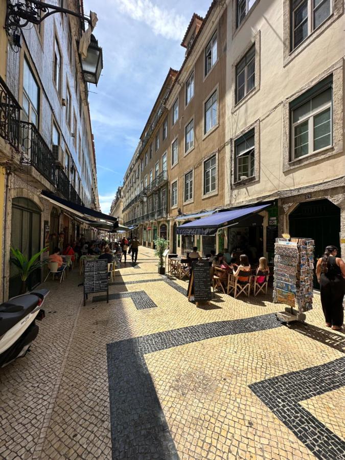 Chic Urban Retreat At Downtown With Balcony & Views Apartment Lisboa Ngoại thất bức ảnh